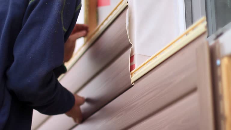 Best Furniture Removal  in Lla Lla East, WA